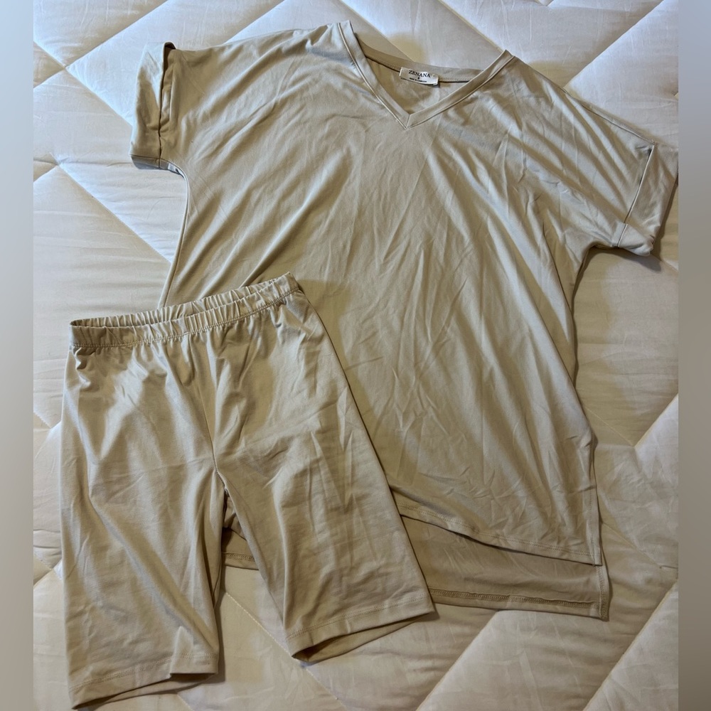 Women’s bike shorts/tunic set. Cream color. Size S.